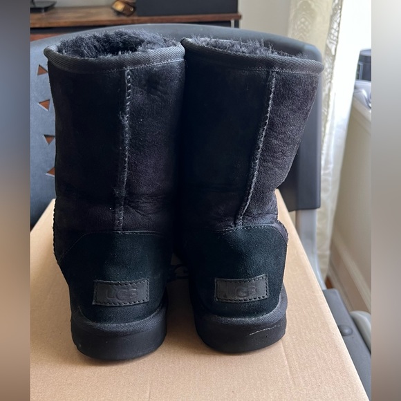 SOLD!!!Ugg Boots - Picture 9 of 12